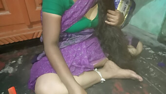 Indian Mature Woman Urinating With Big Breasts